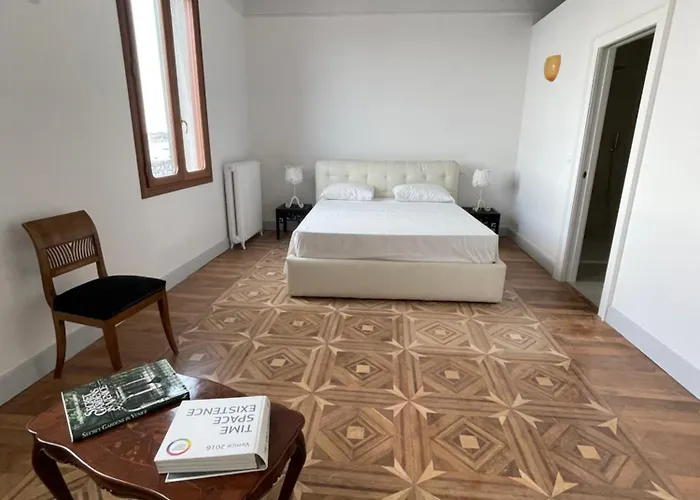 The B Collection - San Marco Riva Schiavoni * Venise